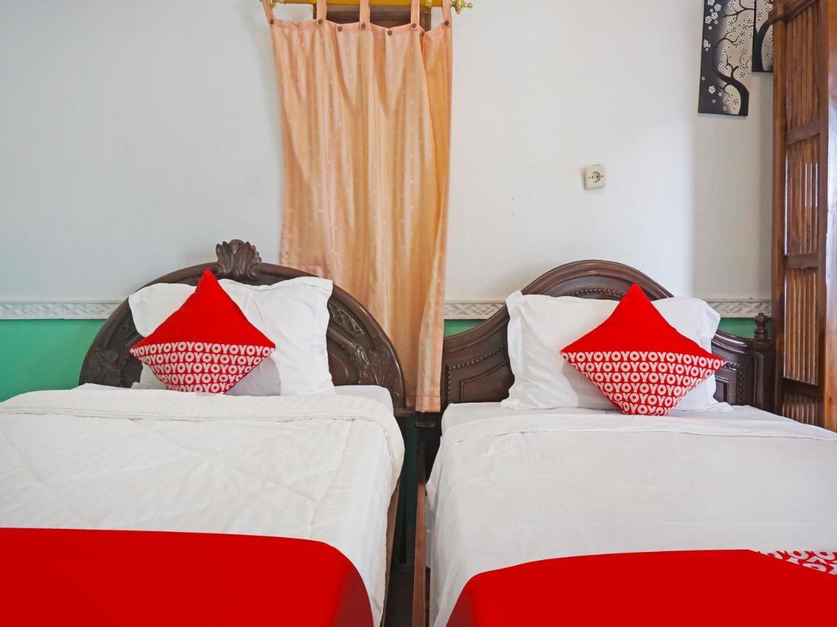 Oyo 90369 An Nur Family Homestay Syariah Cigombong Exterior photo