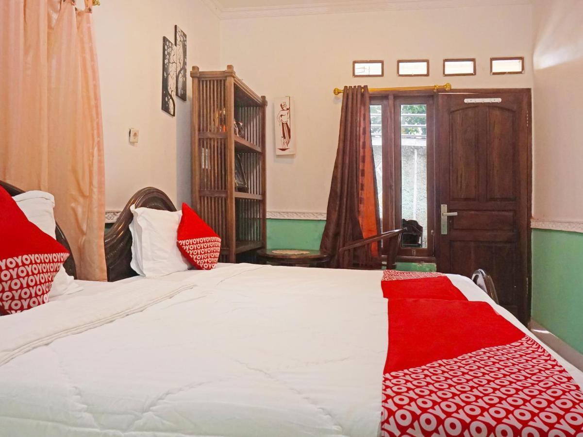 Oyo 90369 An Nur Family Homestay Syariah Cigombong Exterior photo